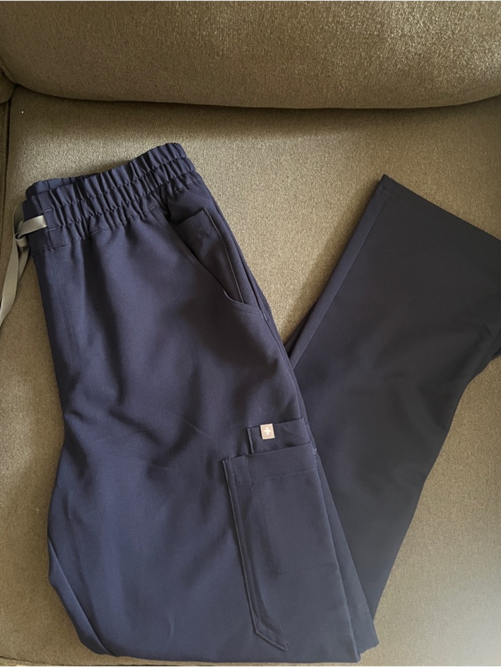 BRAND NEW FIGS Women’s Dowa Straight Leg Scrub Pants - Navy Blue